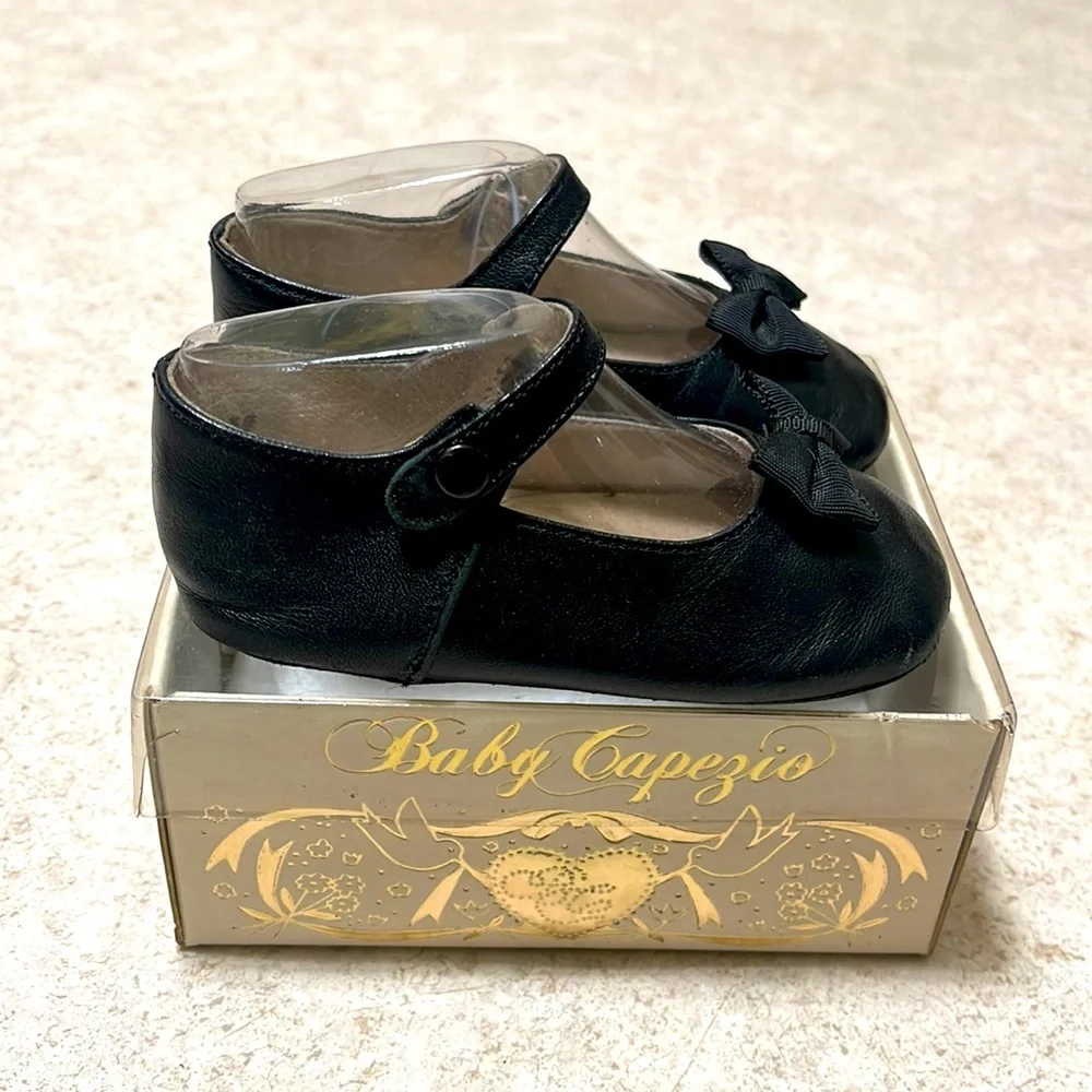 VINTAGE BABY CAPEZIO BLACK LEATHER MARY JANE CRIB SHOES IN BOX